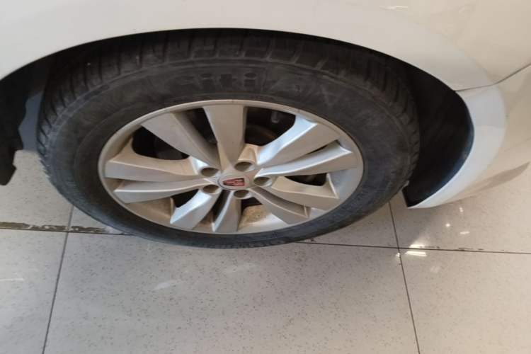 Used Roewe 360 2015 1.5L Automatic Luxury Edition Right Front Wheel Hub