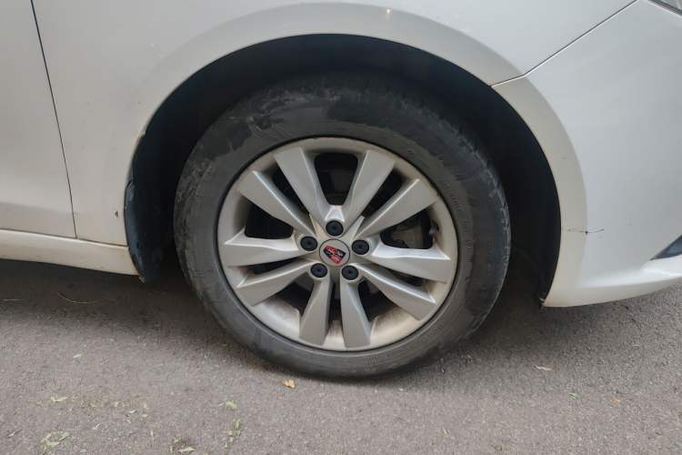 Used Roewe 360 2015 1.5L Manual Luxury Edition Right Front Wheel Hub