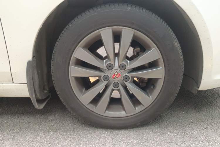 Used Roewe 360 2015 20T TST Deluxe Edition Right Front Wheel Hub