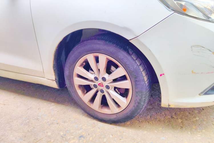 Used Roewe 360 2015 1.5L Manual Luxury Edition Right Front Wheel Hub
