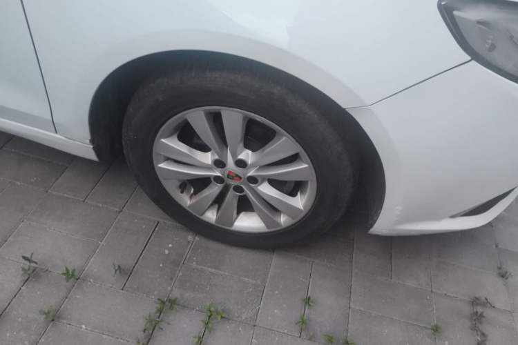 Used Roewe 360 2015 1.5L Manual Luxury Edition Right Front Wheel Hub