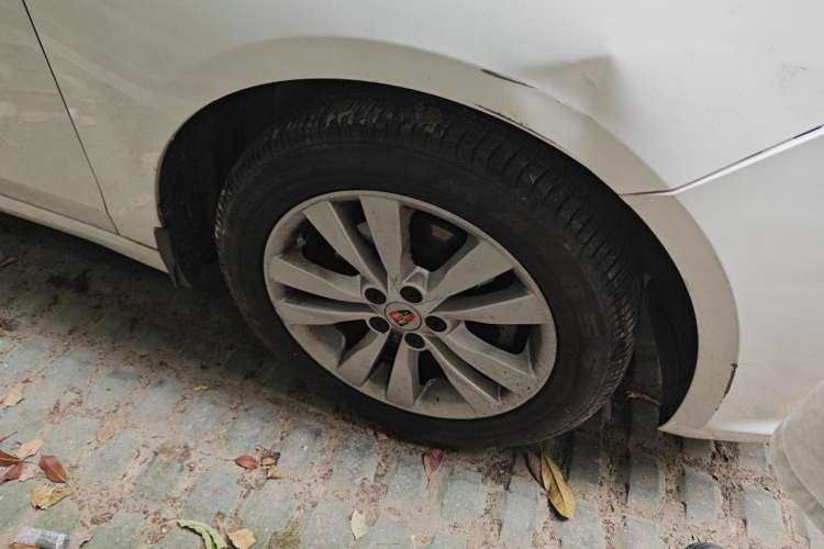 Used Roewe 360 2015 1.5L Automatic Luxury Edition Right Front Wheel Hub