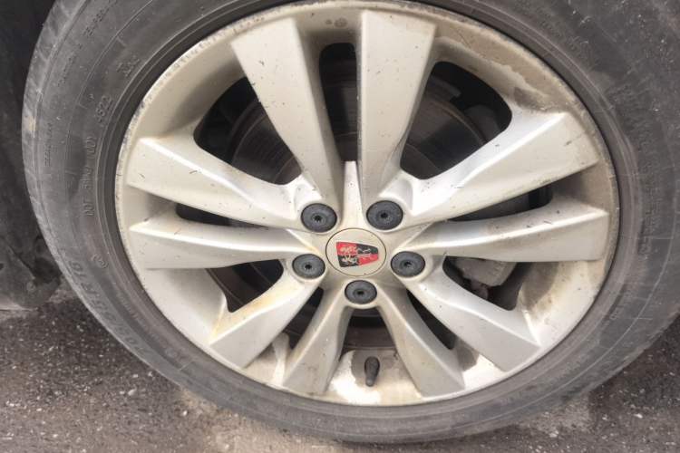 Used Roewe 360 2015 1.5L Manual Luxury Edition Right Front Wheel Hub