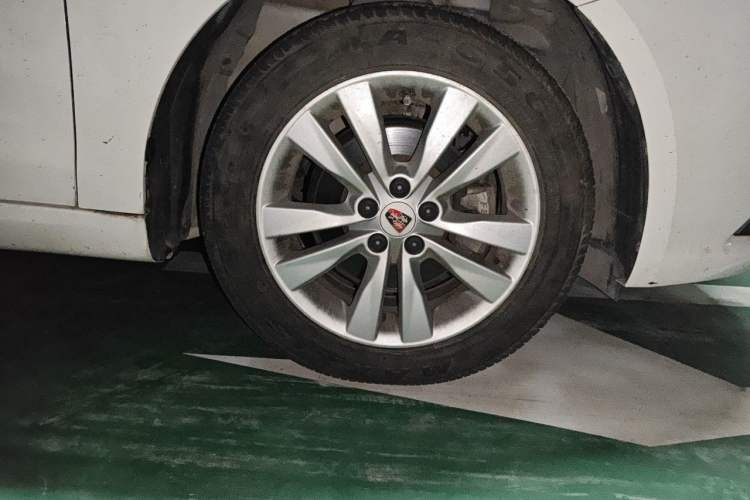 Used Roewe 360 2015 1.5L Automatic Luxury Edition Right Front Wheel Hub