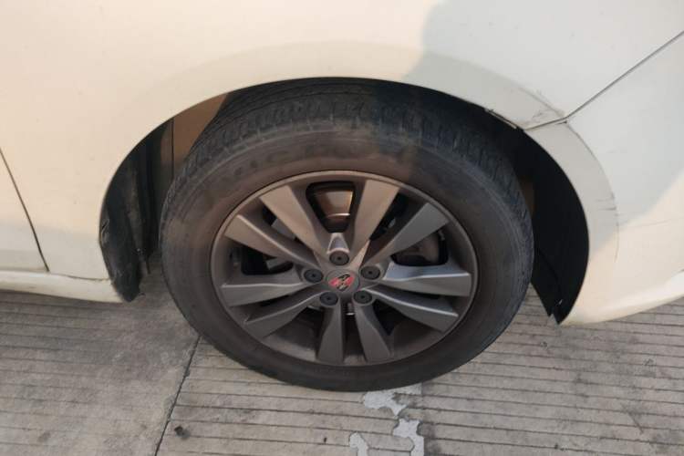 Used Roewe 360 2015 20T TST Deluxe Edition Right Front Wheel Hub