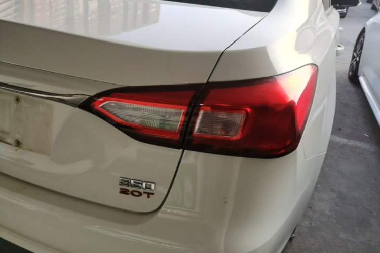 Used Roewe 360 2015 20T TST Deluxe Edition Right Rear Taillight