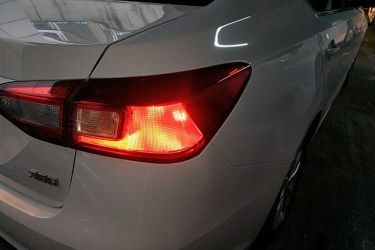 Used Roewe 360 2015 1.5L Manual Luxury Edition Right Rear Taillight