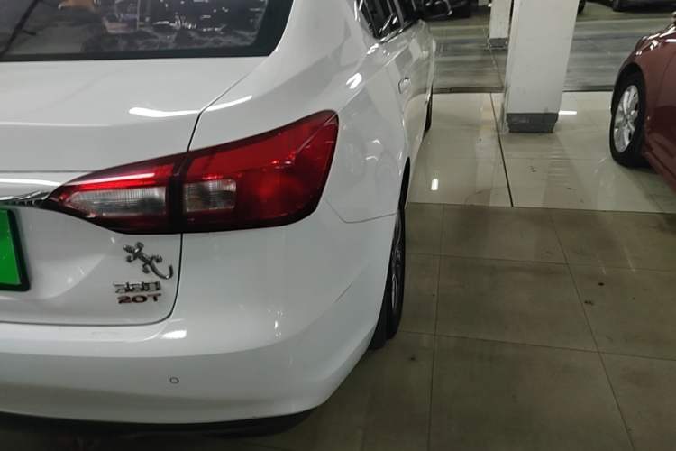 Used Roewe 360 2015 20T TST Deluxe Edition Right Rear Taillight
