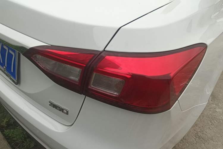 Used Roewe 360 2015 1.5L Manual Luxury Edition Right Rear Taillight