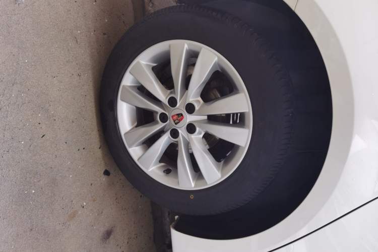 Used Roewe 360 2015 1.5L Automatic Elite Edition Right Rear Wheel Hub