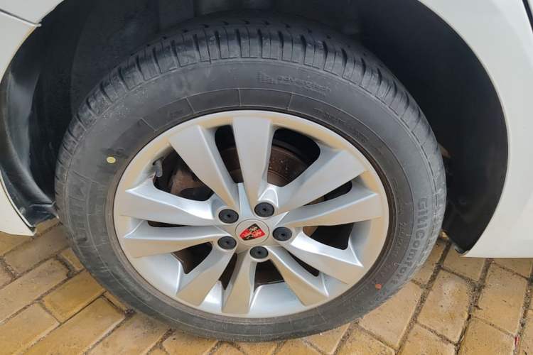 Used Roewe 360 2015 1.5L Automatic Luxury Edition Right Rear Wheel Hub
