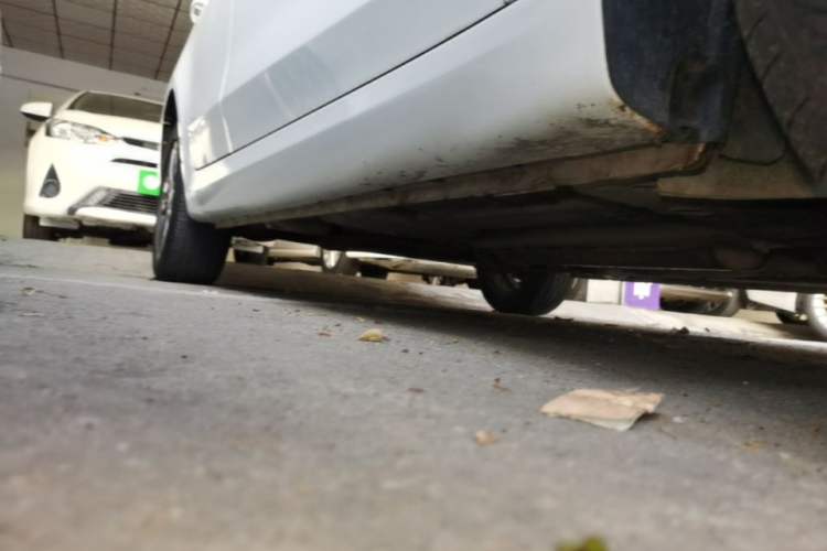 Used Roewe 360 2015 20T TST Deluxe Edition Right Side Sill