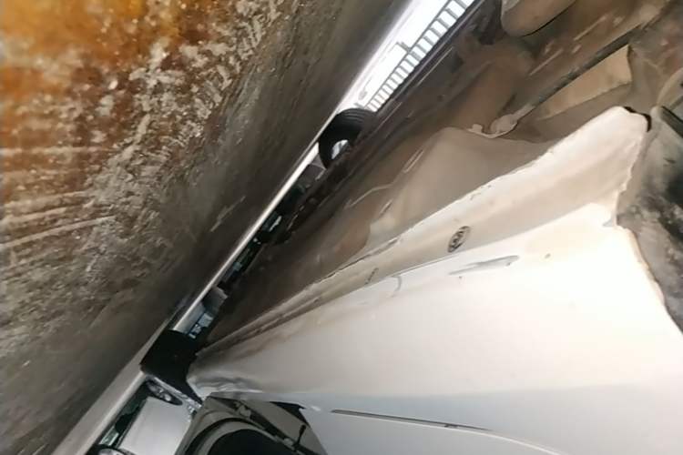 Used Roewe 360 2015 1.5L Manual Luxury Edition Right Side Sill