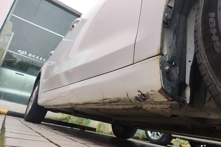 Used Roewe 360 2015 1.5L Automatic Luxury Edition Right Side Sill