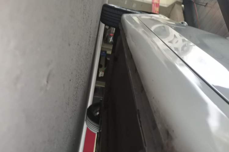 Used Roewe 360 2015 1.5L Automatic Luxury Edition Right Side Sill
