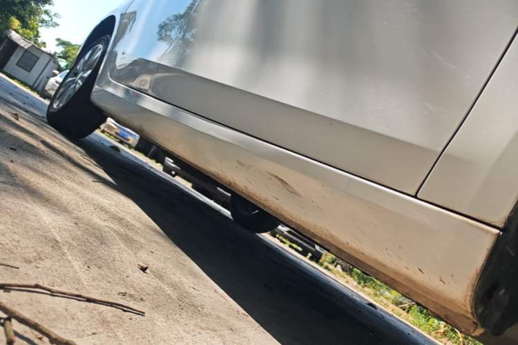 Used Roewe 360 2015 1.5L Manual Luxury Edition Right Side Sill
