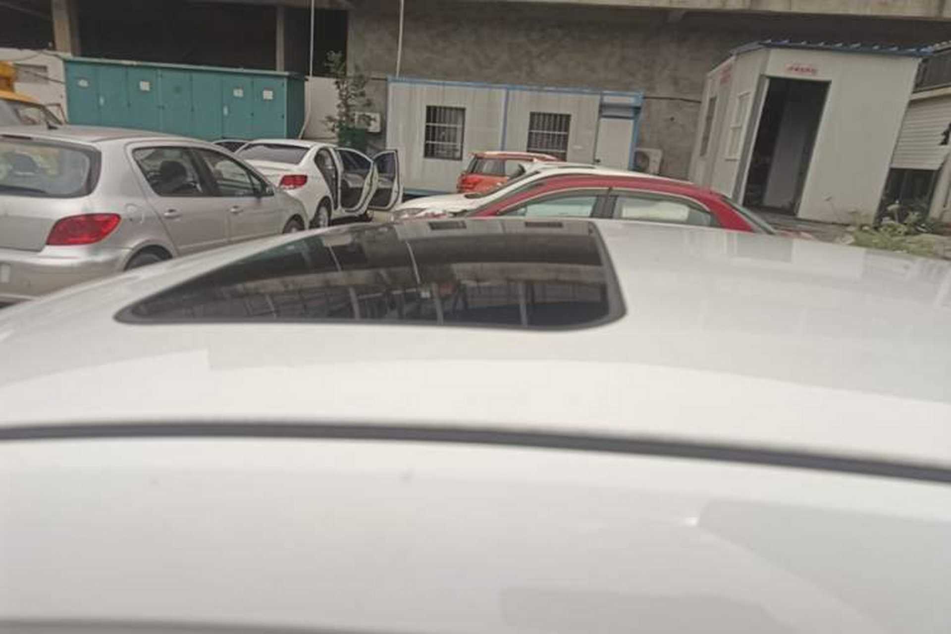Used Roewe 360 2015 1.5L Manual Luxury Edition Roof