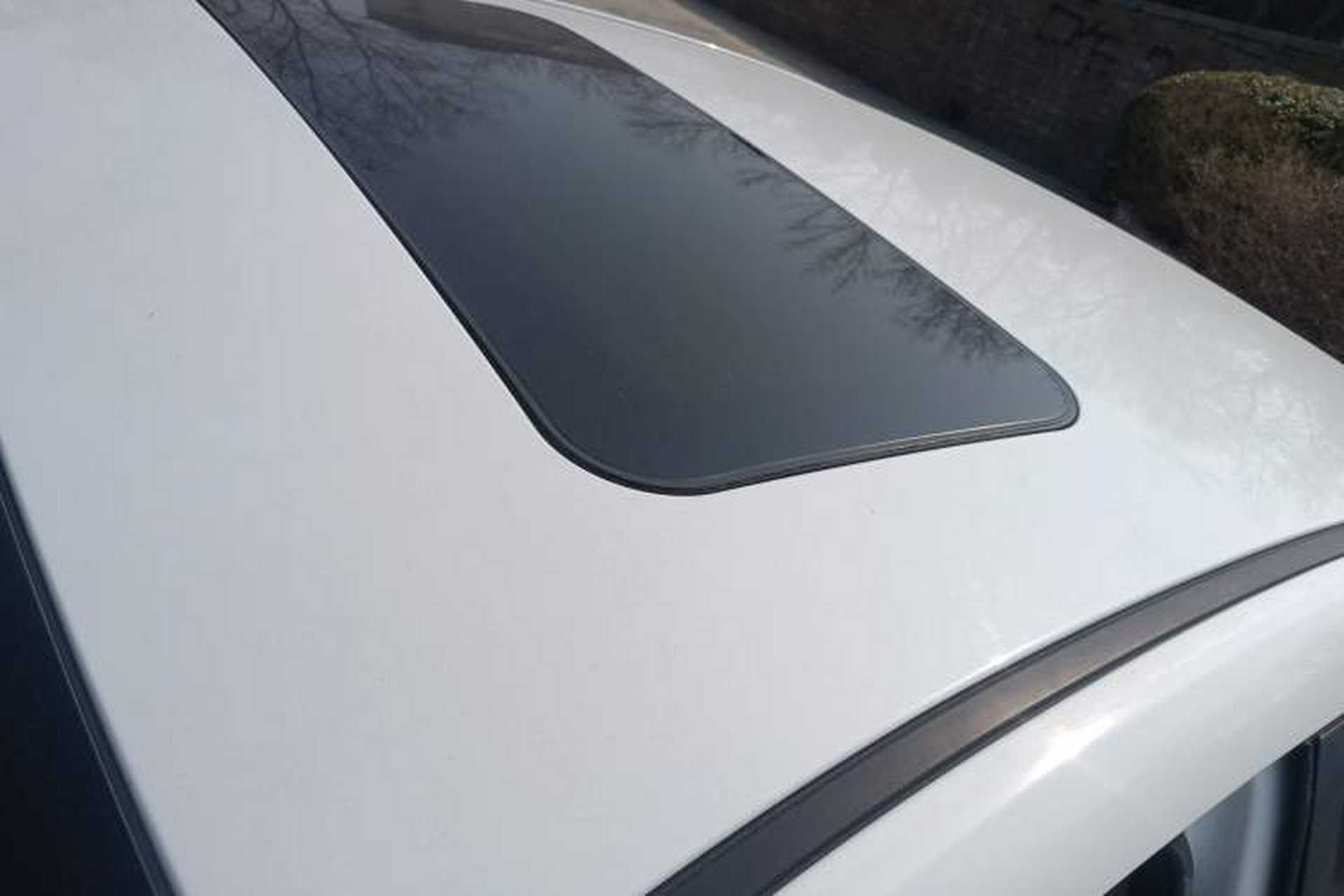 Used Roewe 360 2015 1.5L Automatic Luxury Edition Roof
