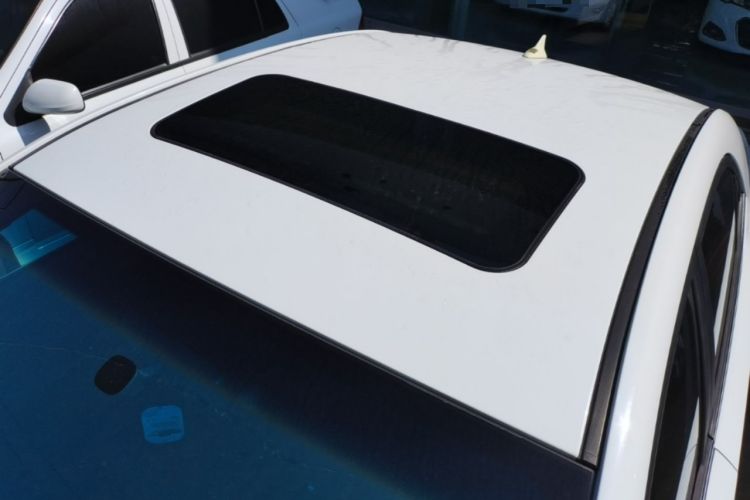Used Roewe 360 2015 1.5L Manual Luxury Edition Roof