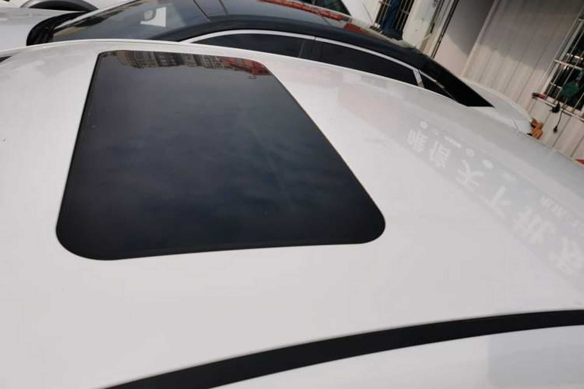 Used Roewe 360 2015 1.5L Automatic Luxury Edition Roof