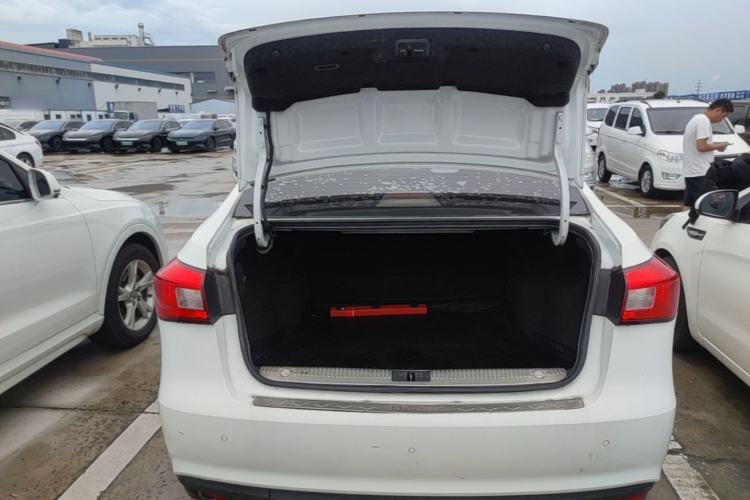 Used Roewe 360 2015 1.5L Automatic Luxury Edition Trunk