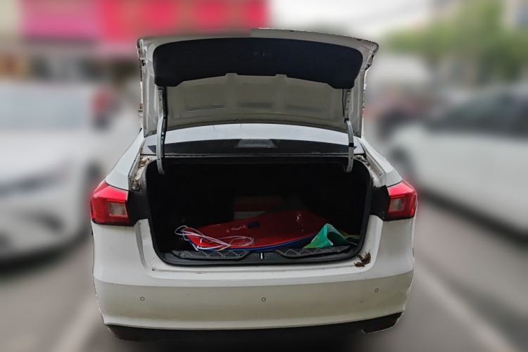Used Roewe 360 2015 1.5L Automatic Luxury Edition Trunk