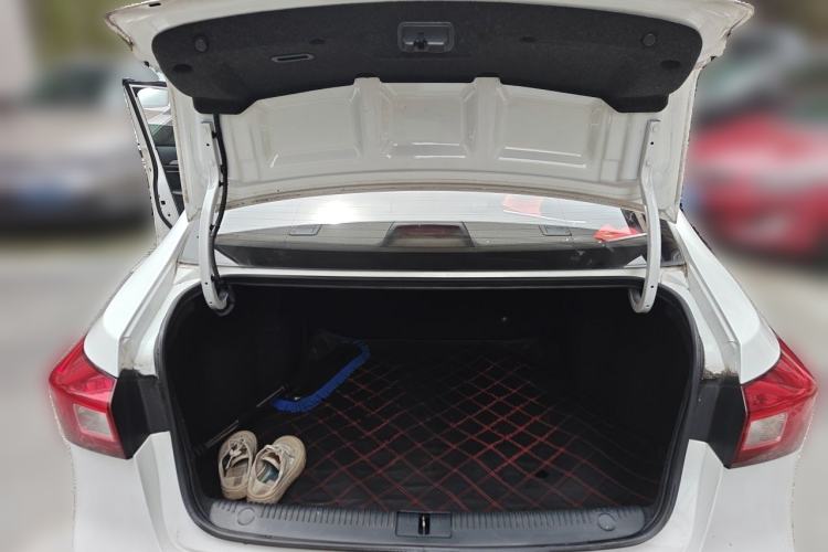 Used Roewe 360 2015 1.5L Automatic Luxury Edition Trunk