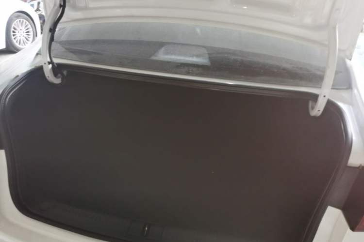 Used Roewe 360 2015 20T TST Deluxe Edition Trunk