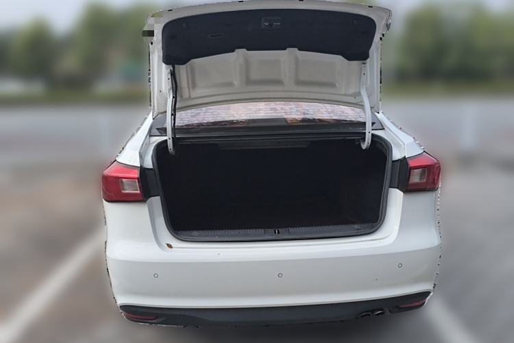 Used Roewe 360 2015 20T TST Deluxe Edition Trunk
