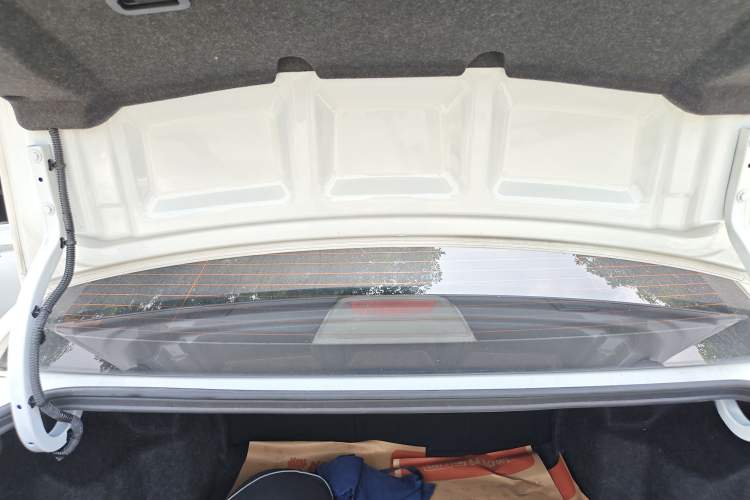 Used Roewe 360 2015 1.5L Automatic Luxury Edition Trunk