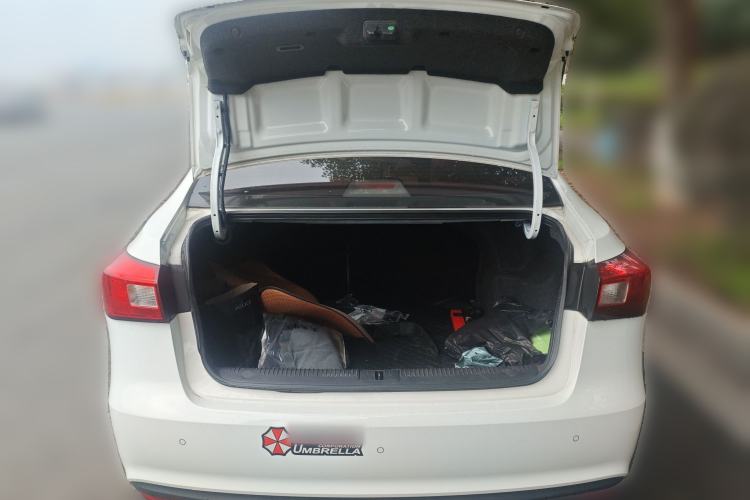 Used Roewe 360 2015 1.5L Automatic Luxury Edition Trunk