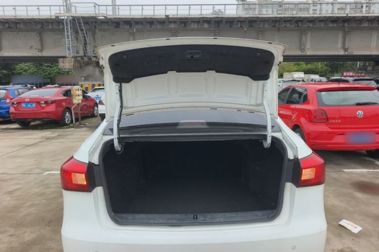Used Roewe 360 2015 1.5L Manual Luxury Edition Trunk