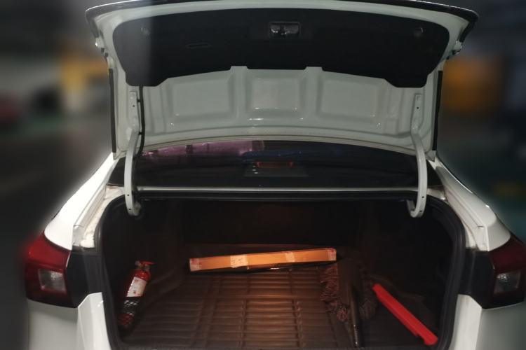 Used Roewe 360 2015 20T TST Deluxe Edition Trunk