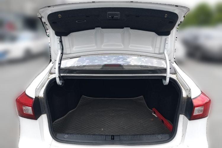 Used Roewe 360 2015 1.5L Automatic Luxury Edition Trunk