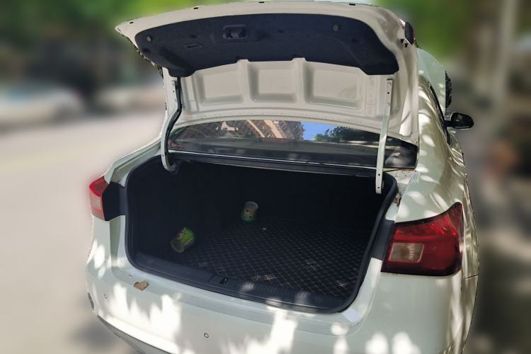 Used Roewe 360 2015 1.5L Manual Luxury Edition Trunk