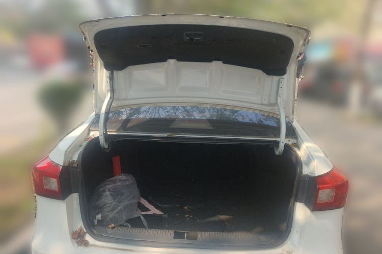 Used Roewe 360 2015 1.5L Automatic Luxury Edition Trunk