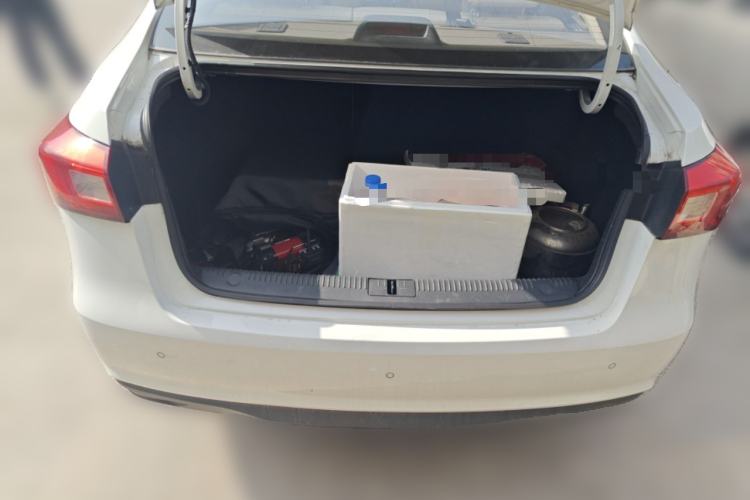 Used Roewe 360 2015 1.5L Automatic Luxury Edition Trunk