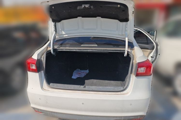 Used Roewe 360 2015 1.5L Automatic Luxury Edition Trunk