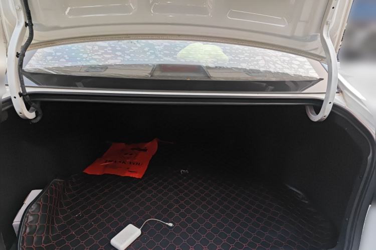 Used Roewe 360 2015 20T TST Deluxe Edition Trunk