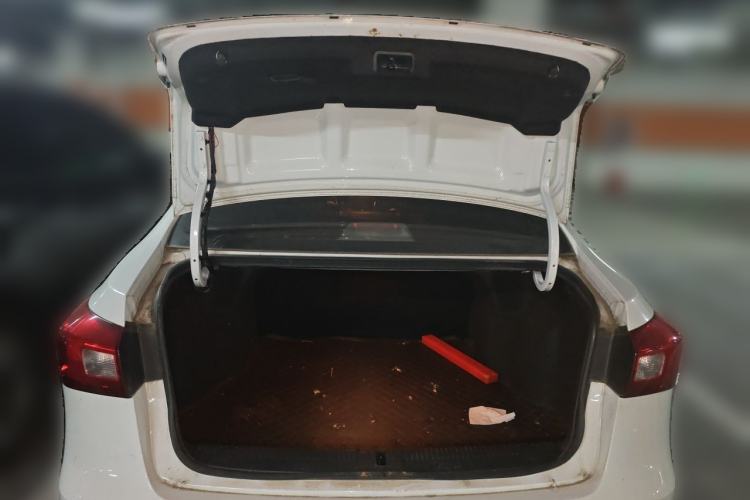 Used Roewe 360 2015 1.5L Automatic Luxury Edition Trunk