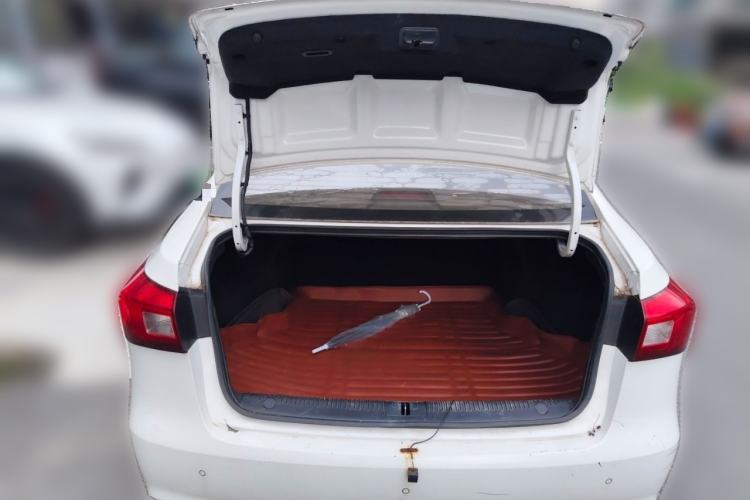 Used Roewe 360 2015 1.5L Automatic Luxury Edition Trunk