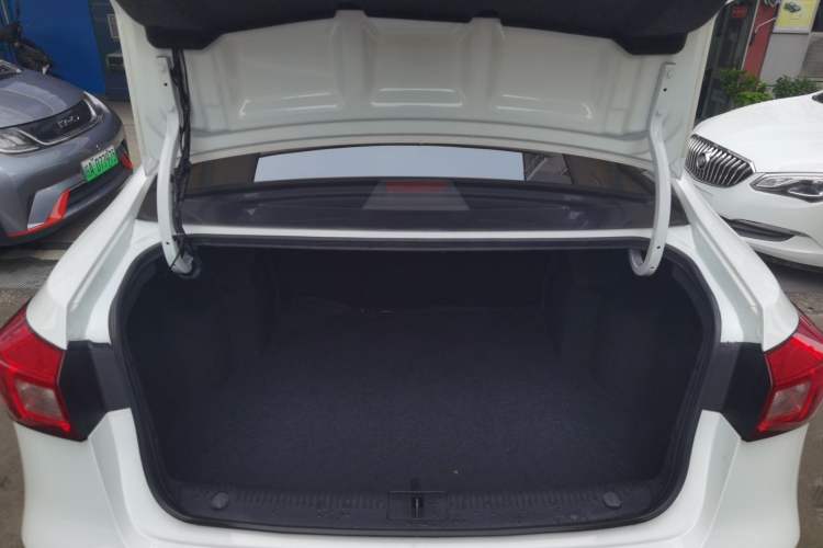 Used Roewe 360 2015 1.5L Automatic Elite Edition Trunk