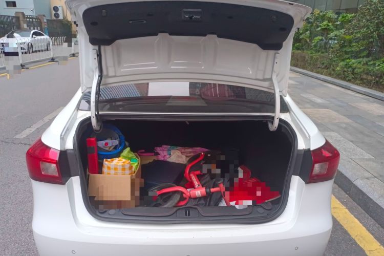 Used Roewe 360 2015 20T TST Deluxe Edition Trunk
