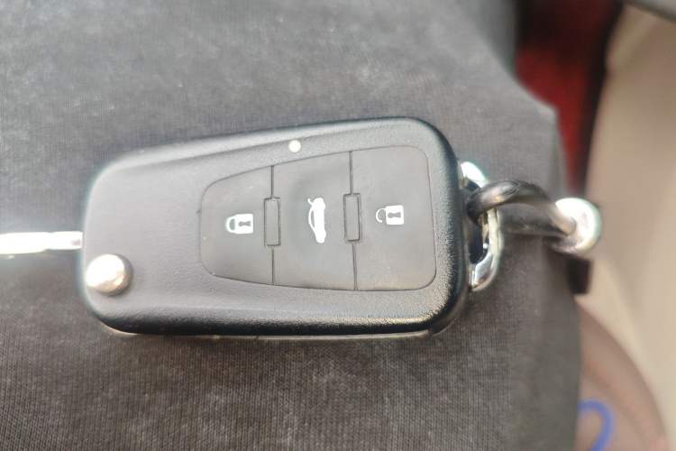 Used Roewe 360 2015 1.5L Automatic Luxury Edition Vehicle Key
