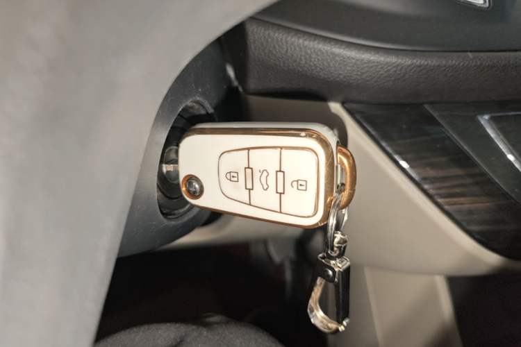 Used Roewe 360 2015 1.5L Manual Luxury Edition Vehicle Key