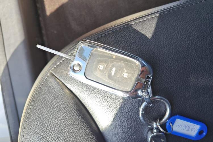 Used Roewe 360 2015 1.5L Automatic Luxury Edition Vehicle Key