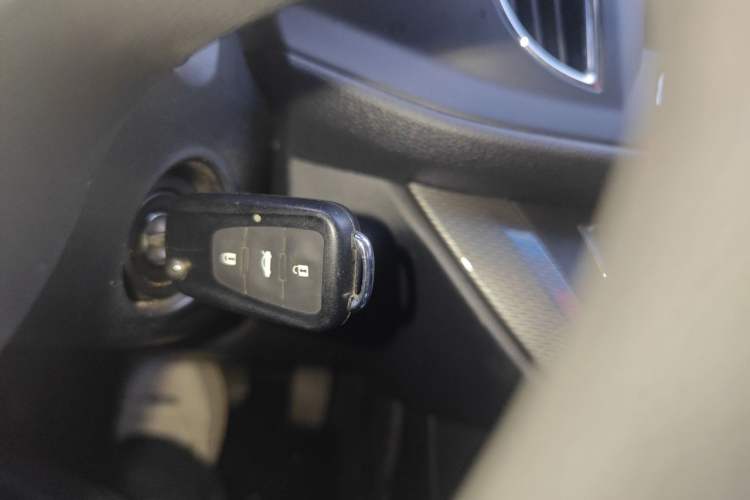 Used Roewe 360 2015 1.5L Automatic Luxury Edition Vehicle Key