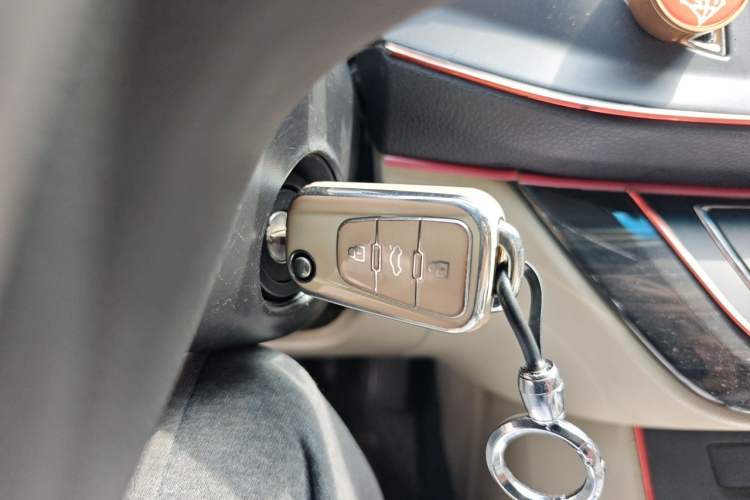 Used Roewe 360 2015 1.5L Automatic Luxury Edition Vehicle Key