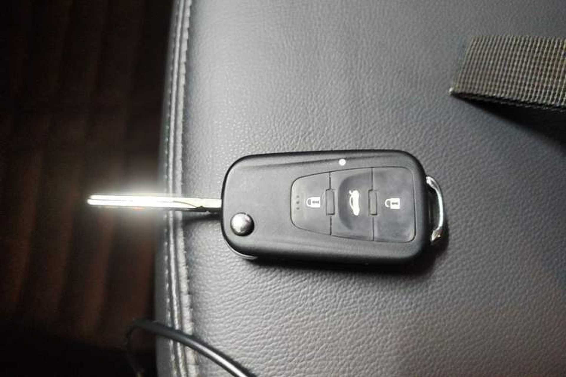 Used Roewe 360 2015 1.5L Automatic Luxury Edition Vehicle Key
