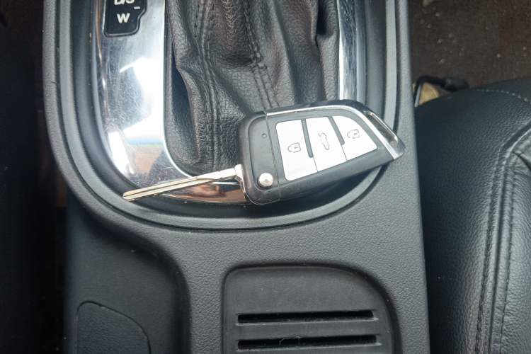 Used Roewe 360 2015 1.5L Automatic Luxury Edition Vehicle Key